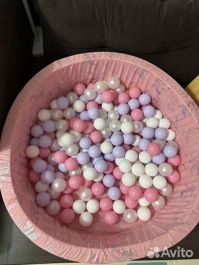 Сухой бассейн с шариками