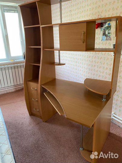 Компьютерный стол