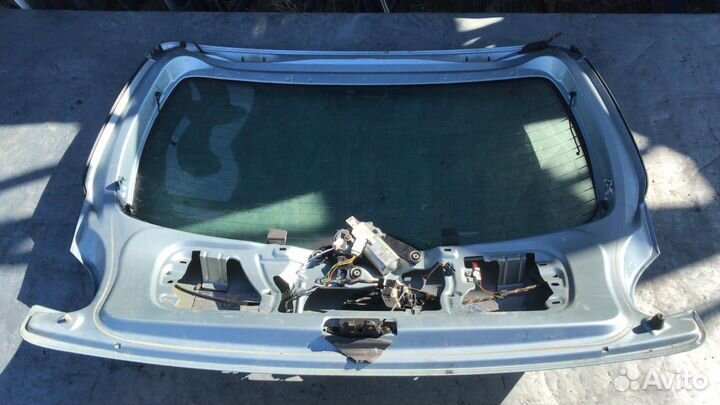 Крышка багажника Peugeot 206 со стеклом