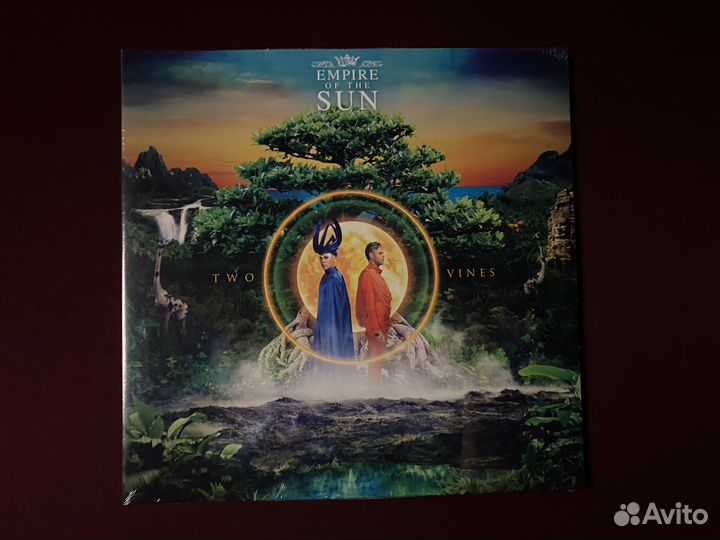 Emire Of The Sun «Two Vines»