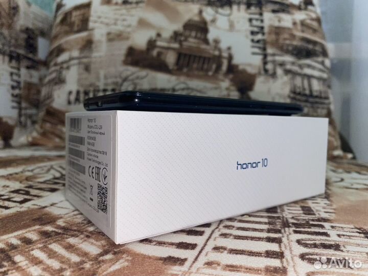 HONOR 10, 4/64 ГБ