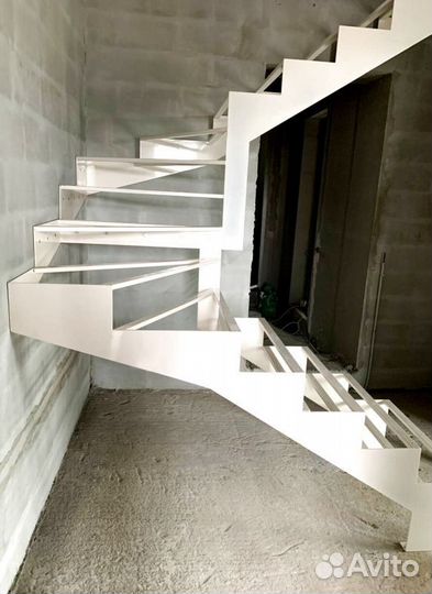 Лестница для загородного дома