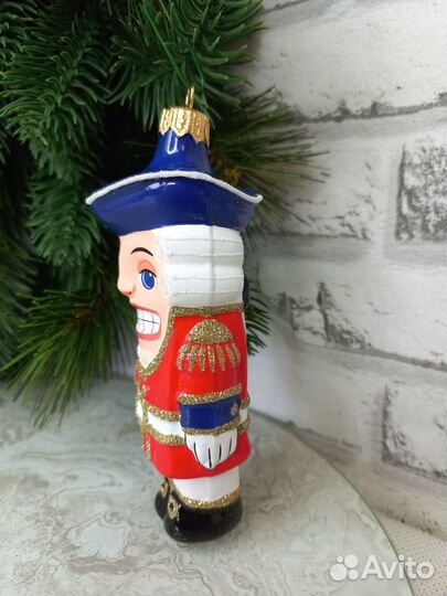 Щелкунчик, стекло Ариэль