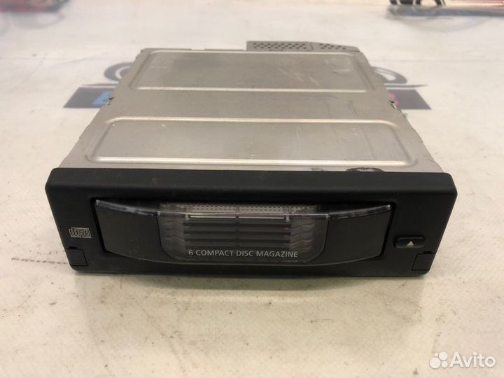 Чейнджер Bmw 6-Series 645Ci E63 N62B44A. 12.2004