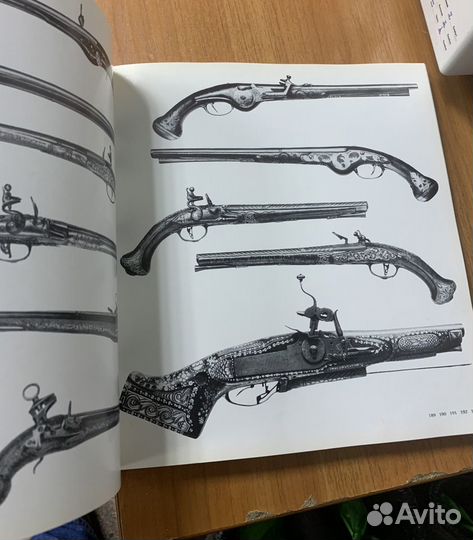 Книга альбом Старинное огнестрельное оружие