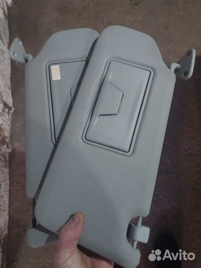 Солнцезащитный козырек