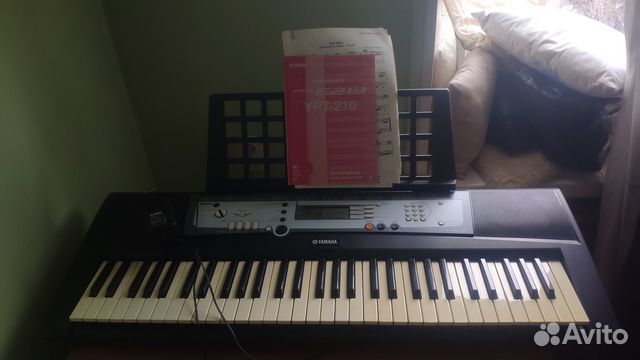 Синтезатор Yamaha psr e213 YPT-210 + наушники