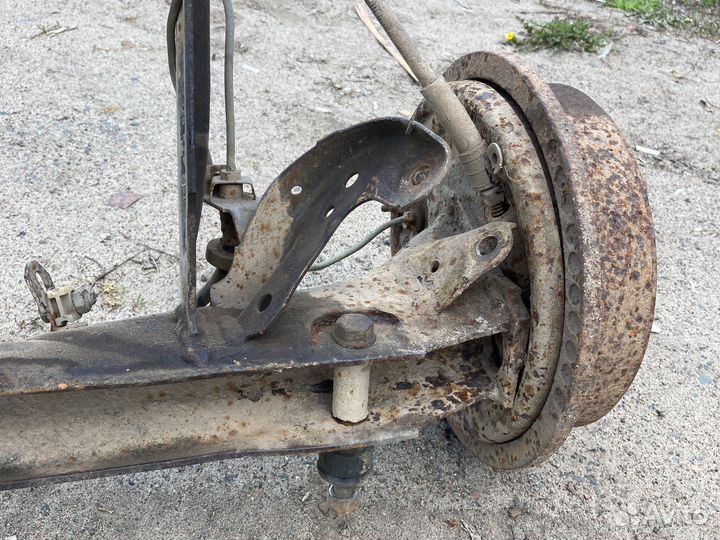 Задняя балка ауди 100 с3