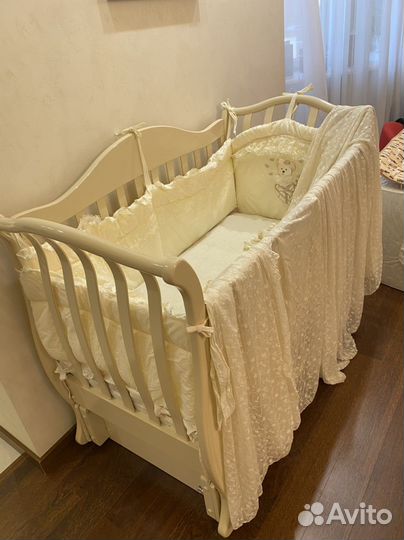 Матрас, боковины для кроватки, балдахин, одеяло