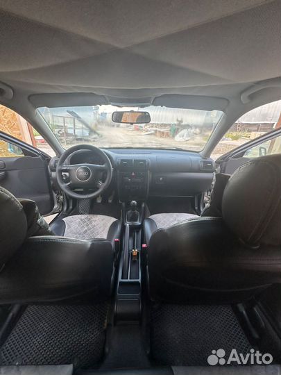 Audi A3 1.8 МТ, 2000, 210 722 км