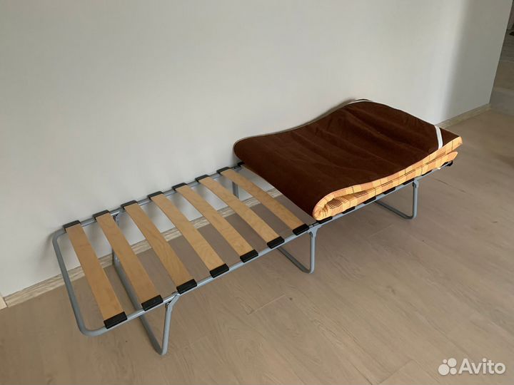 Раскладушка с матрасом