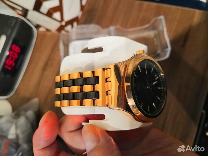 Часы Swatch