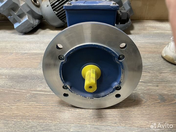 Электро двигатель элком 5аи 71 В6 ет У2