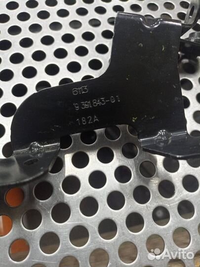 Кронштейн (крепление) BMW X3 G01 2022 61139391843