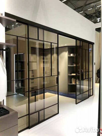 Стеклянная перегородка