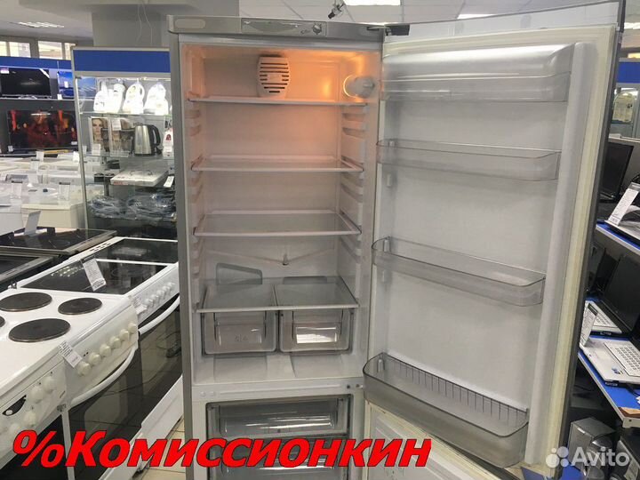 Холодильник Ariston