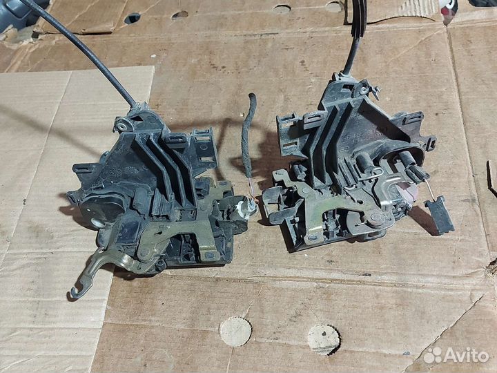 Замок двери Skoda Fabia 1