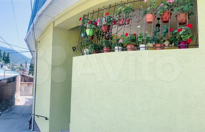 3-к. квартира, 143 м², 2/3 эт.