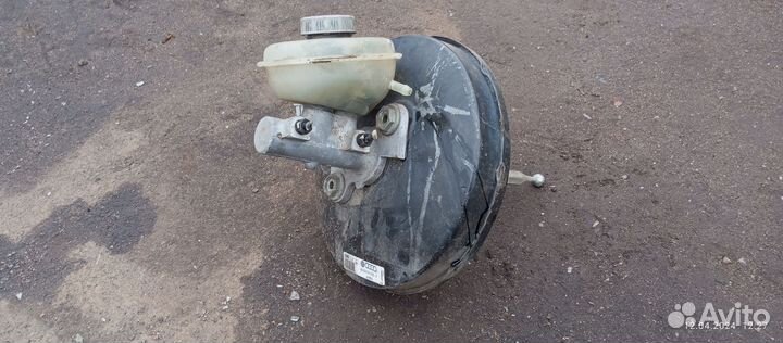 Вакуумный усмлмтель тормозов VW passat B5