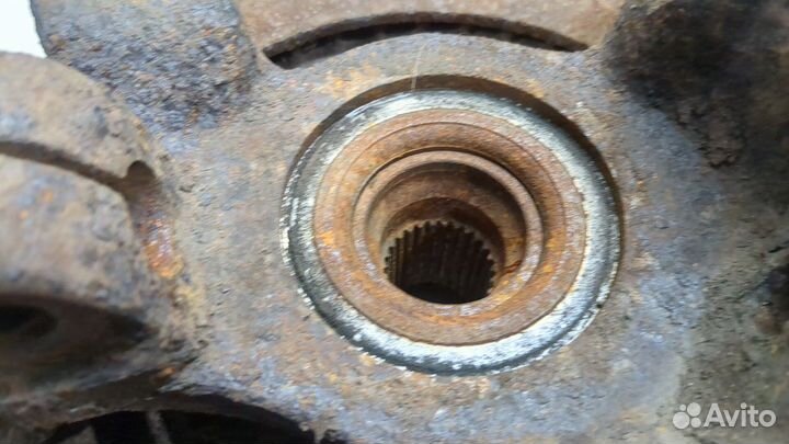 Ступица (кулак, цапфа) правая передняя Mercedes Vito W638