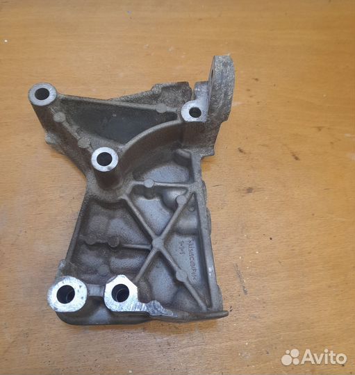 Кронштейн двигателя Renault Megane 3