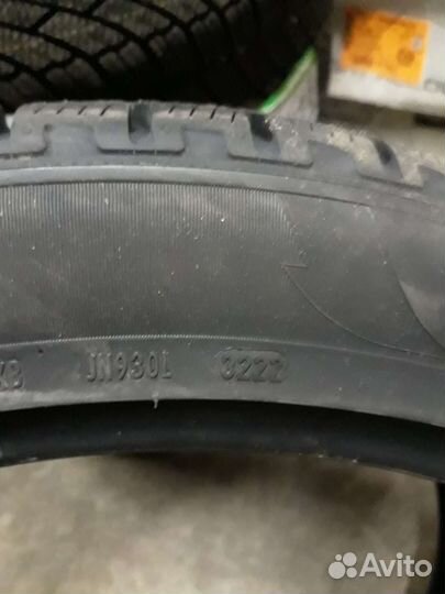 Pirelli Scorpion Winter 325/35 R22 и 285/40 R22 114V