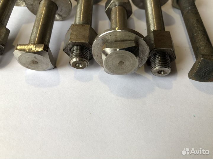 Титановые Болты нижних рычагов ваз И нива