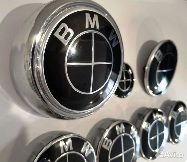 Комплект эмблем BMW Black X6 E71 с подиумом