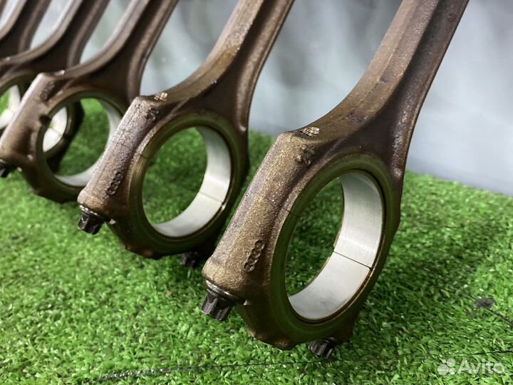 Поршень с шатуном audi a6 c5 2.4 AGA