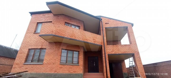 Дом 340 м² на участке 7,5 сот.