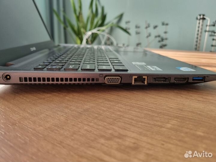 Ноутбук W650EH