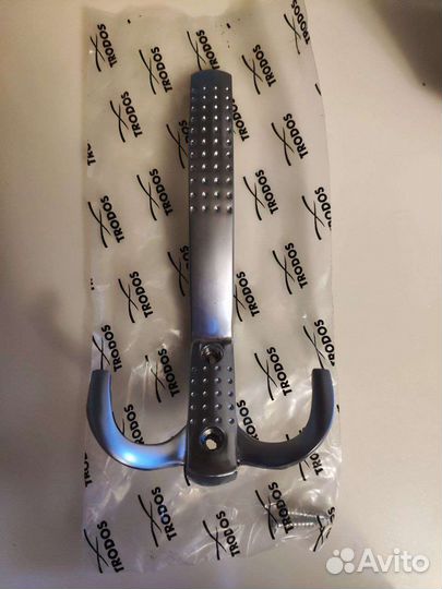 Крючок мебельный