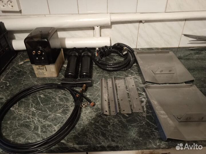 Транцевые плиты Bennett M80