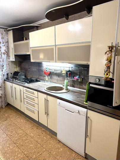 3-к. квартира, 69,5 м², 1/10 эт.