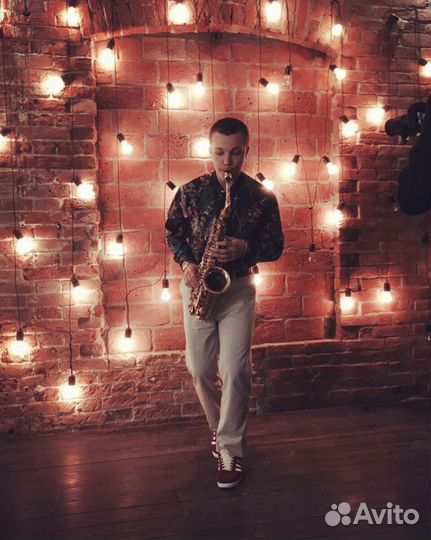 Саксофонист на мероприятие