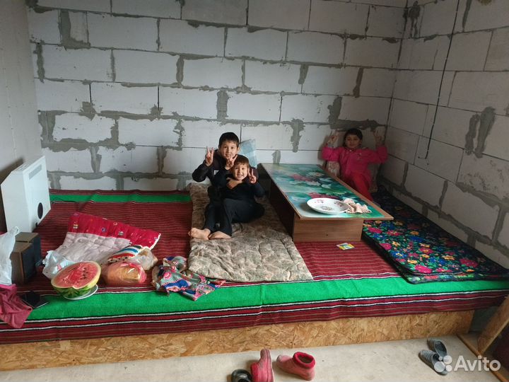 Устанавливаем деревянный, узбекский. топчан