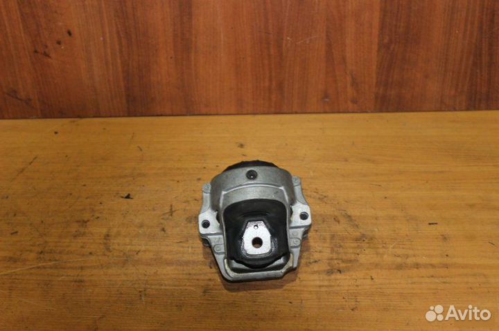 Подушка двигателя (опора) 8R0199381AL правая Audi