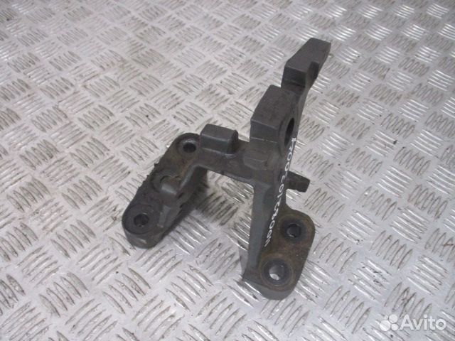 Кронштейн двс передний правый DAF 1686551