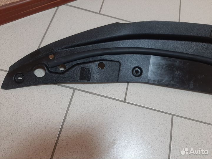 Дефлектор радиатора Land Cruiser 200 2016-21 бензи