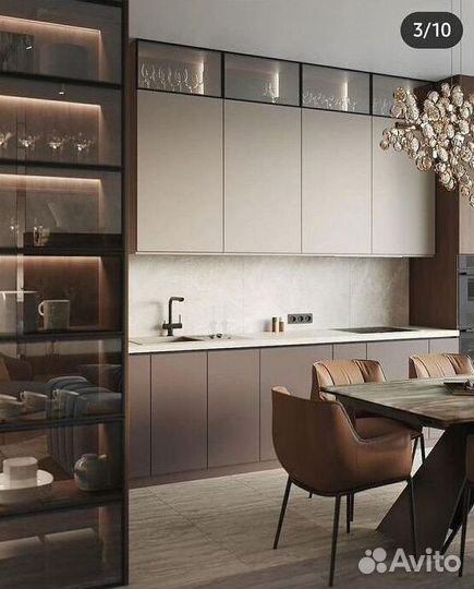 Кухня встроенная светлая