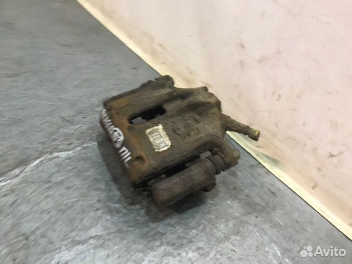 Суппорт тормозной передний левый Citroen Xsara