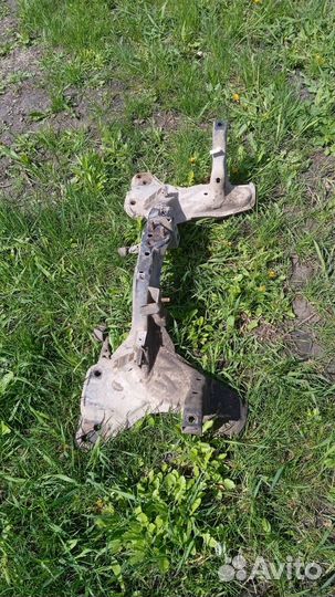 Подрамник Mazda 626