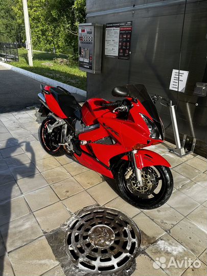 Продаю Honda VFR 2002
