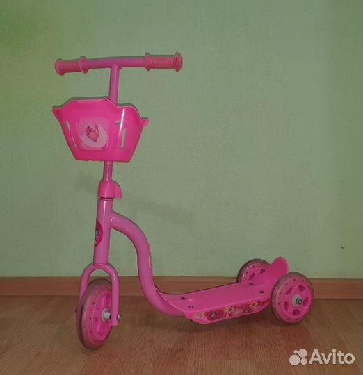 Самокат трехколесный
