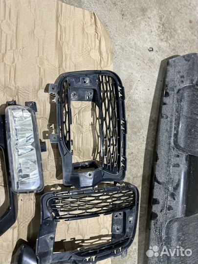 Передный бампер range rover sport