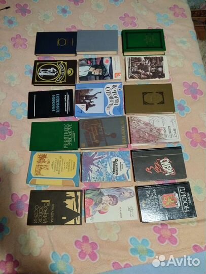 Книги, цена договорная