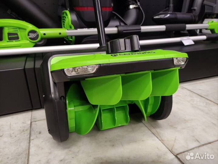Снегоуборщик-снеголопата Greenworks 2603107