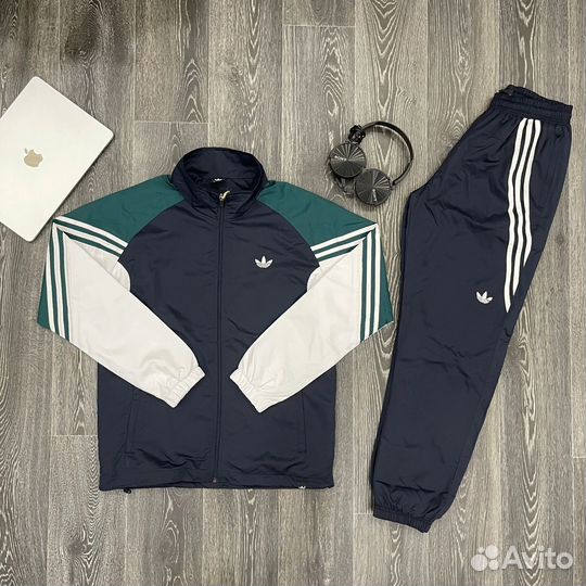 Костюм спортивный adidas