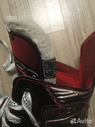 Хоккейные коньки