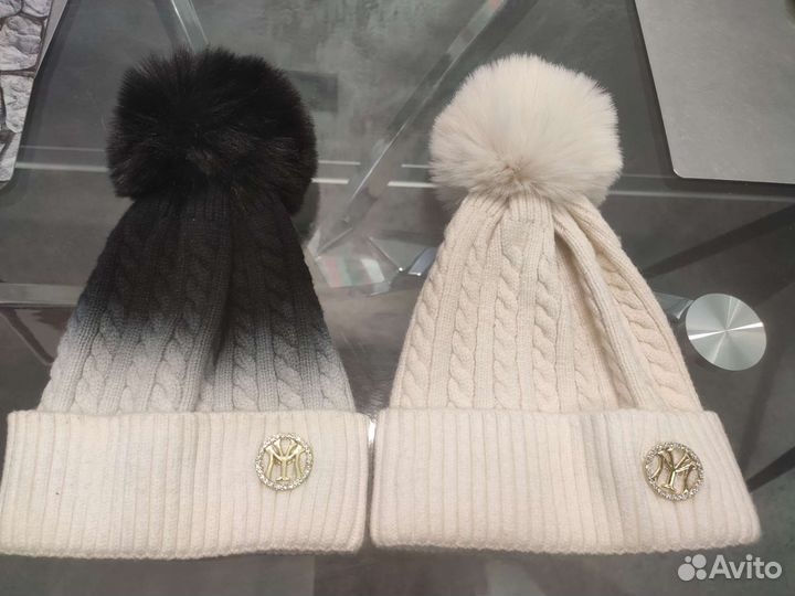 Шапка детская женская с меховым помпоном